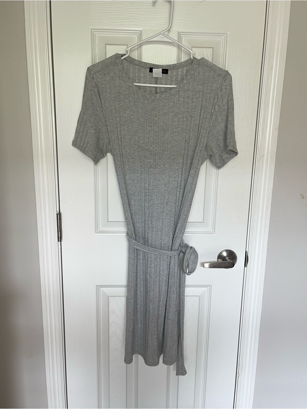 Glamour & Co. Light Gray Ribbed Crewneck Top